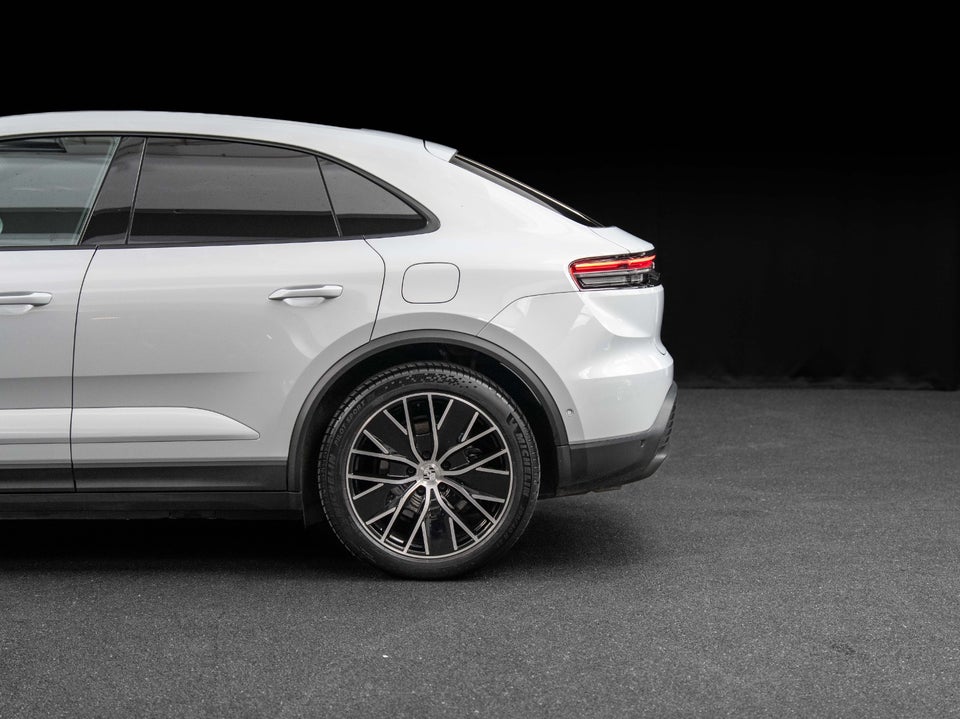 Porsche Macan 4 5d