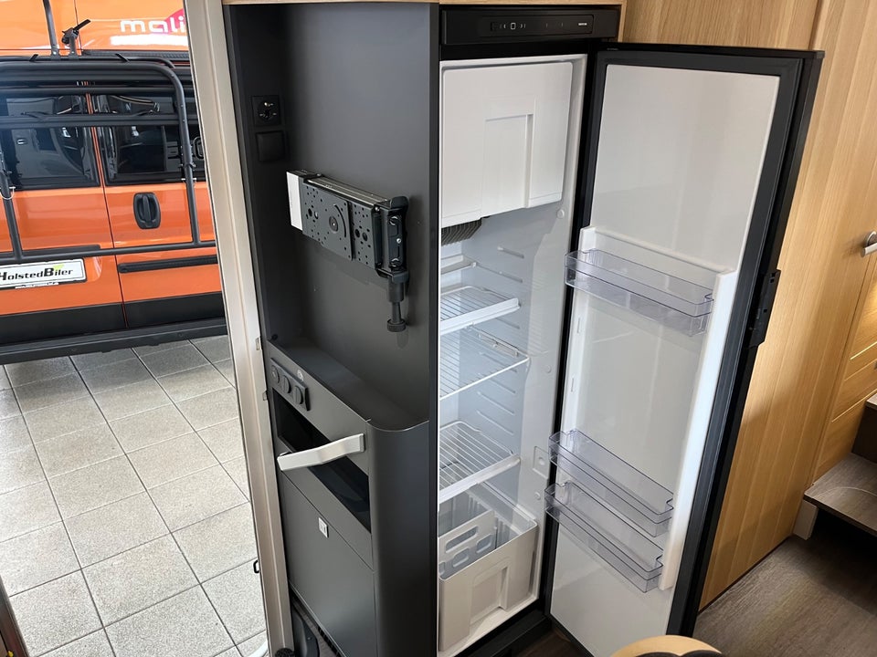 Fiat Adria 2,3 Coral Plus 670 SLT aut. 3d