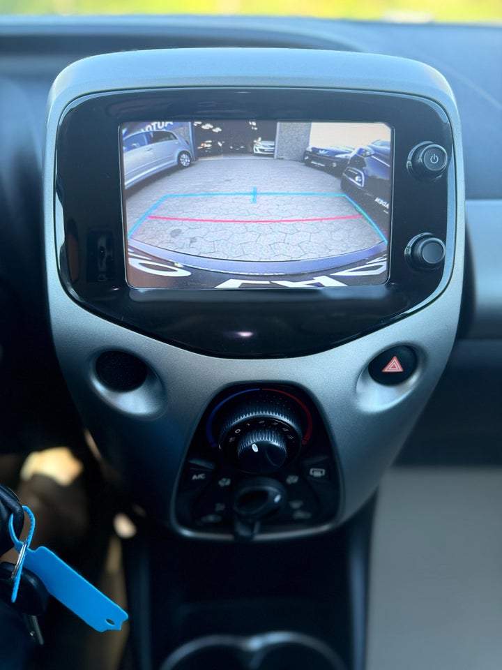 Toyota Aygo 1,0 VVT-i x-black 5d