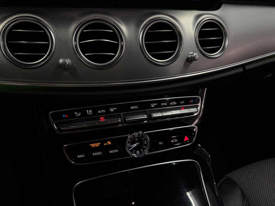 Mercedes E220 d 2,0 AMG Line aut. 4d