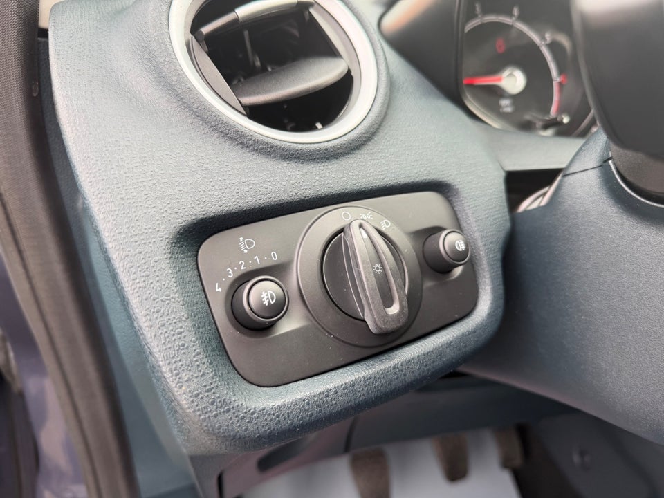 Ford Fiesta 1,25 60 Ambiente 5d