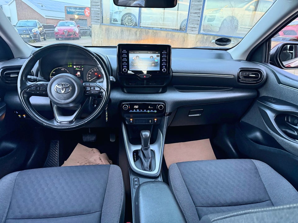 Toyota Yaris 1,5 Hybrid H3 e-CVT 5d