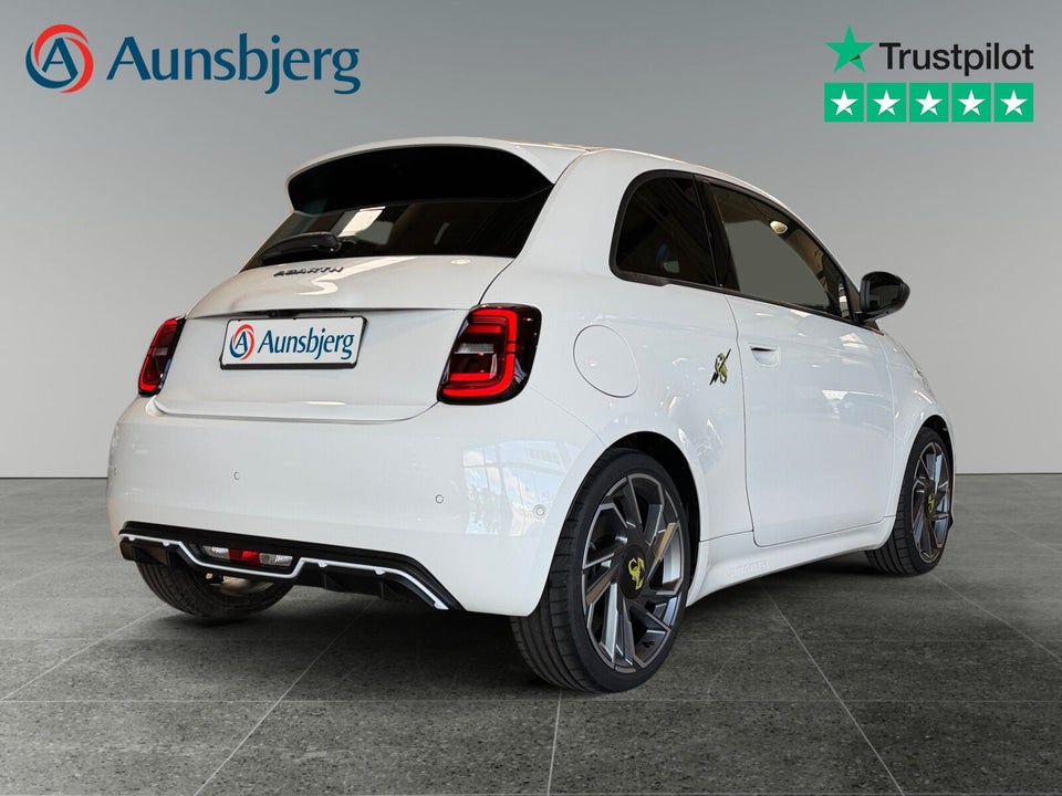 Abarth 500e Scorpionissima 3d