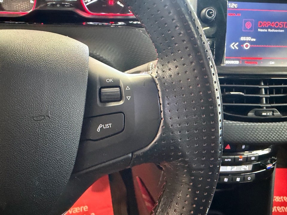 Peugeot 2008 1,6 BlueHDi 120 GT Line Sky 5d