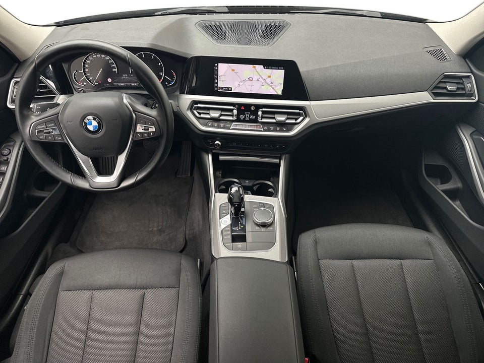 BMW 320d 2,0 Touring Connected aut. 5d