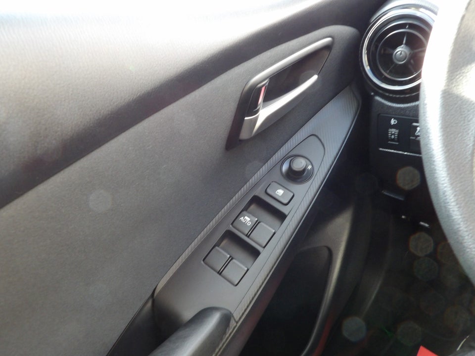 Mazda 2 1,5 SkyActiv-G 75 Core 5d