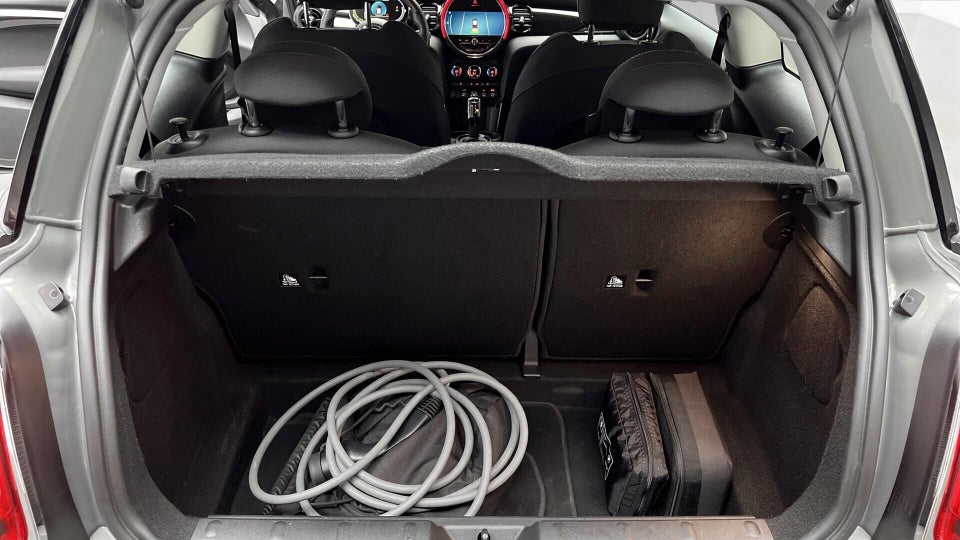 MINI Cooper SE Essential 3d