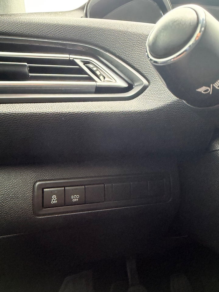 Peugeot 308 1,2 e-THP 130 Active SW 5d