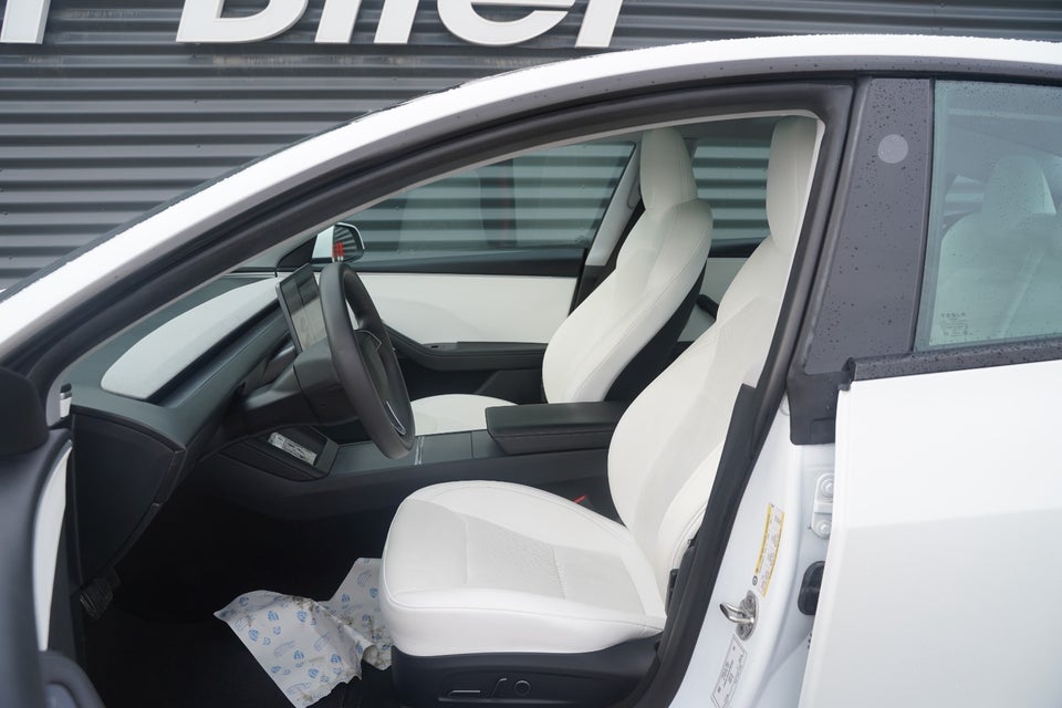 Tesla Model 3 Long Range AWD 4d