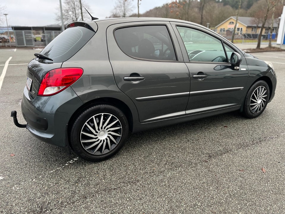 Peugeot 207 1,6 HDi 92 Active 5d