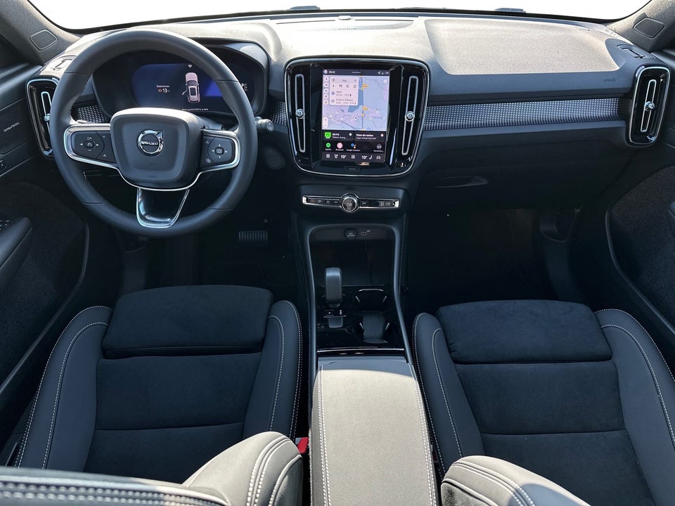 Volvo EX40 Extended Range Black Edition 5d