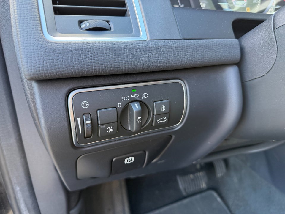 Volvo XC60 2,0 D4 190 Momentum aut. 5d