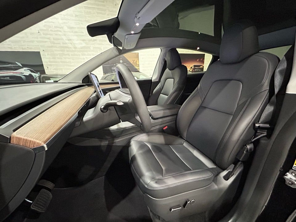 Tesla Model Y Long Range AWD 5d