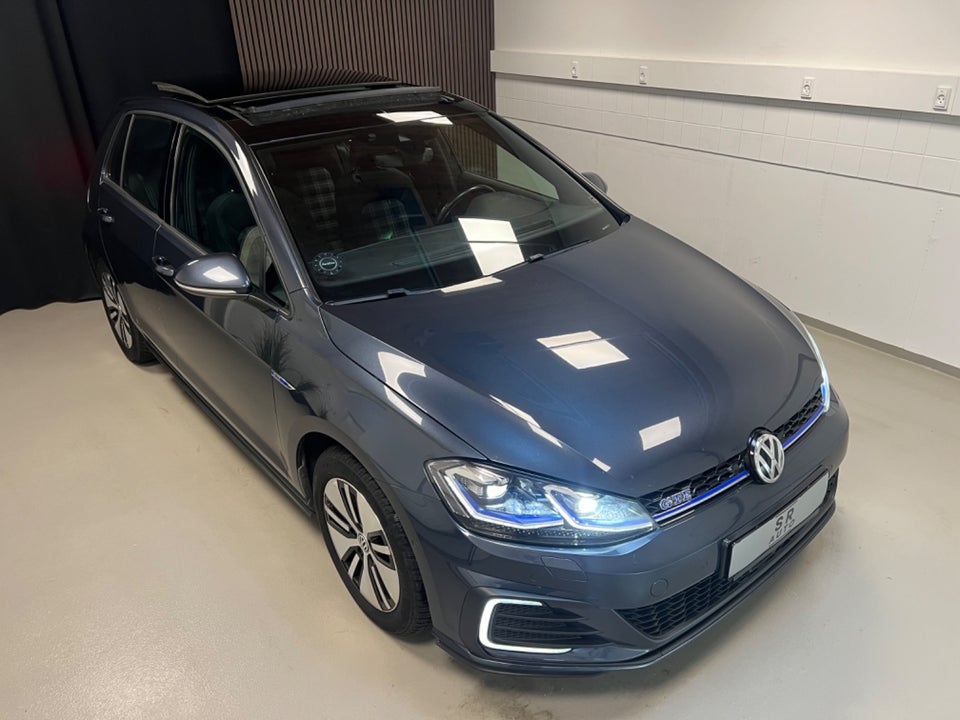 VW Golf VII 1,4 GTE DSG 5d