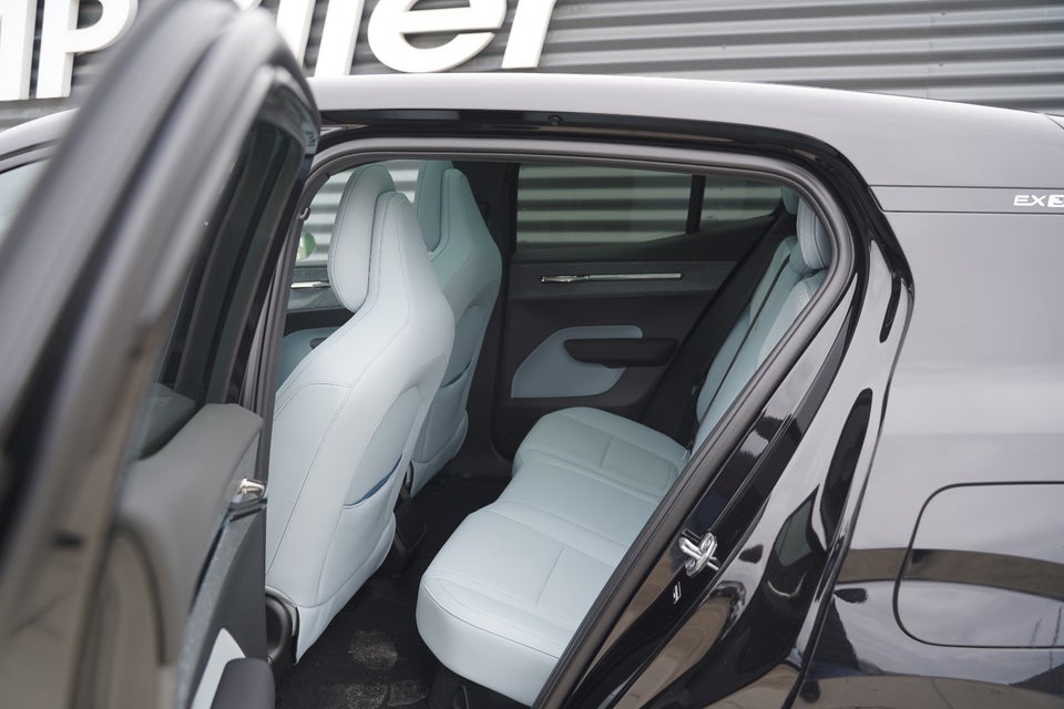 Volvo EX30 Extended Range Ultra 5d
