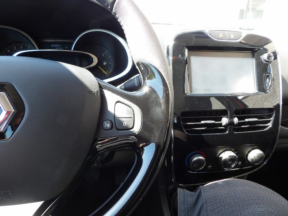 Renault Clio IV 0,9 TCe 90 Expression Sport Tourer 5d