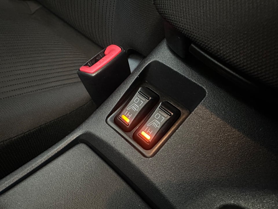 Mitsubishi Lancer 1,6 Invite SportBack 5d