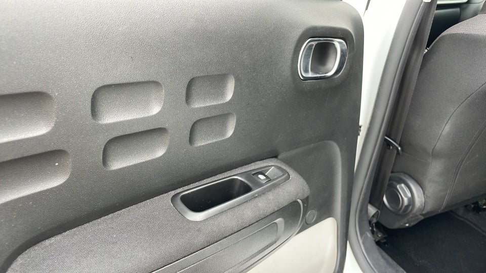 Citroën C3 1,2 PureTech 83 Shine 5d