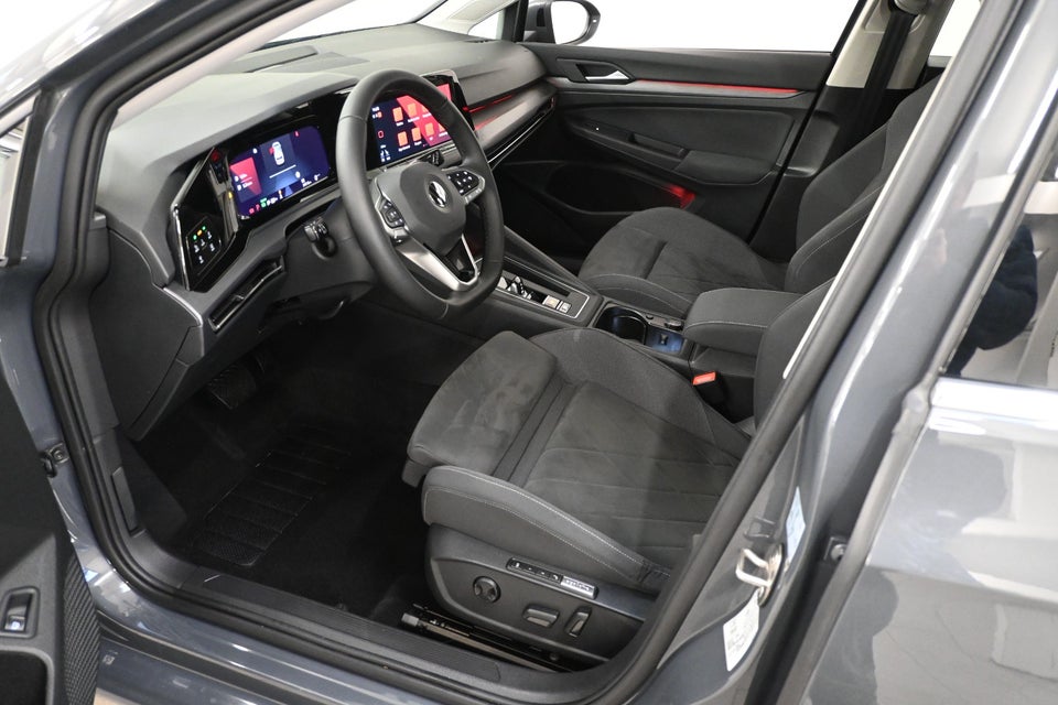 VW Golf VIII 1,4 eHybrid DSG 5d