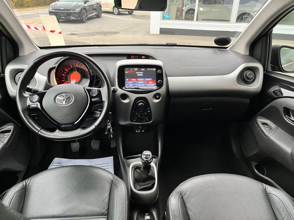 Toyota Aygo 1,0 VVT-i x-black II 5d