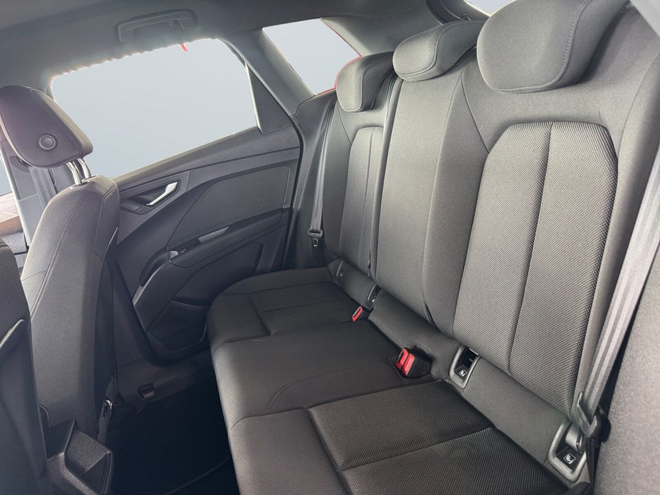 Audi Q4 e-tron 40  5d