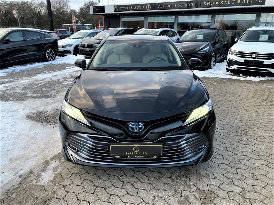 Toyota Camry 2,5 Hybrid H3 Executive CVT 4d