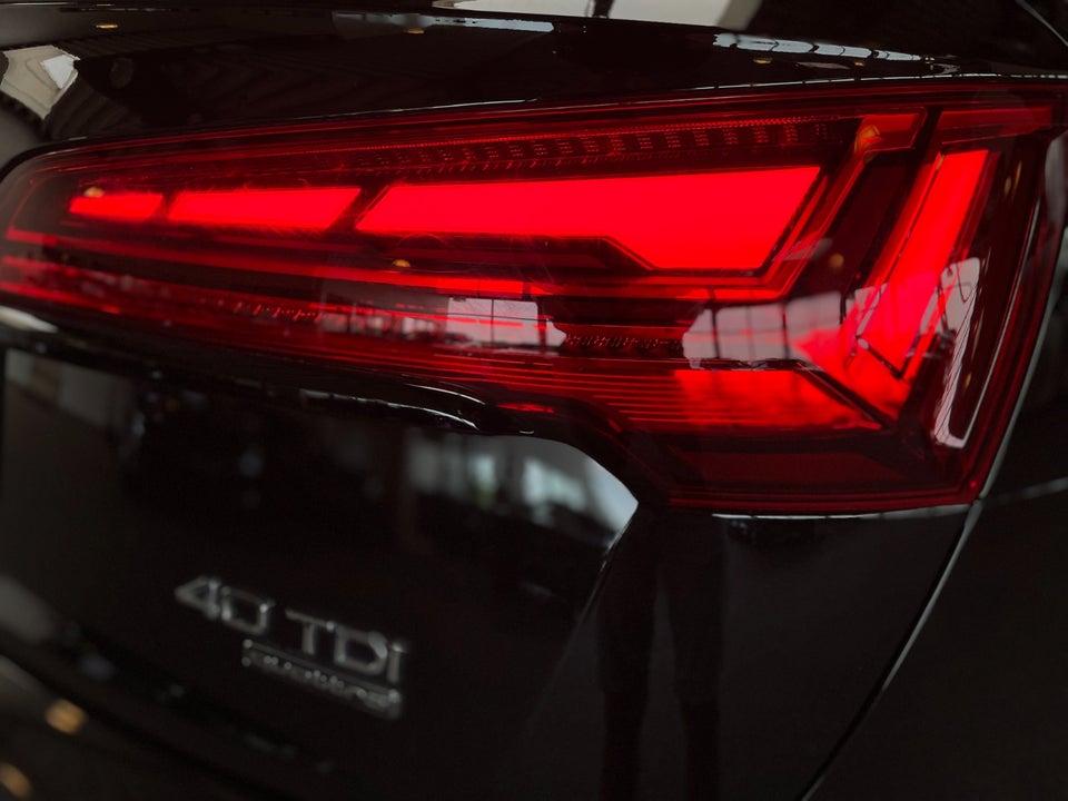 Audi Q5 40 TDi S-line Midnight Edition quattro S-tr. 5d