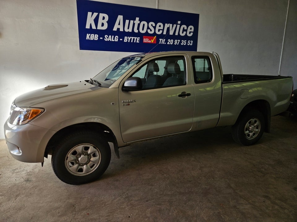 Toyota HiLux 2,5 D-4D 144 Ex.Kab 4x4 Active 2d