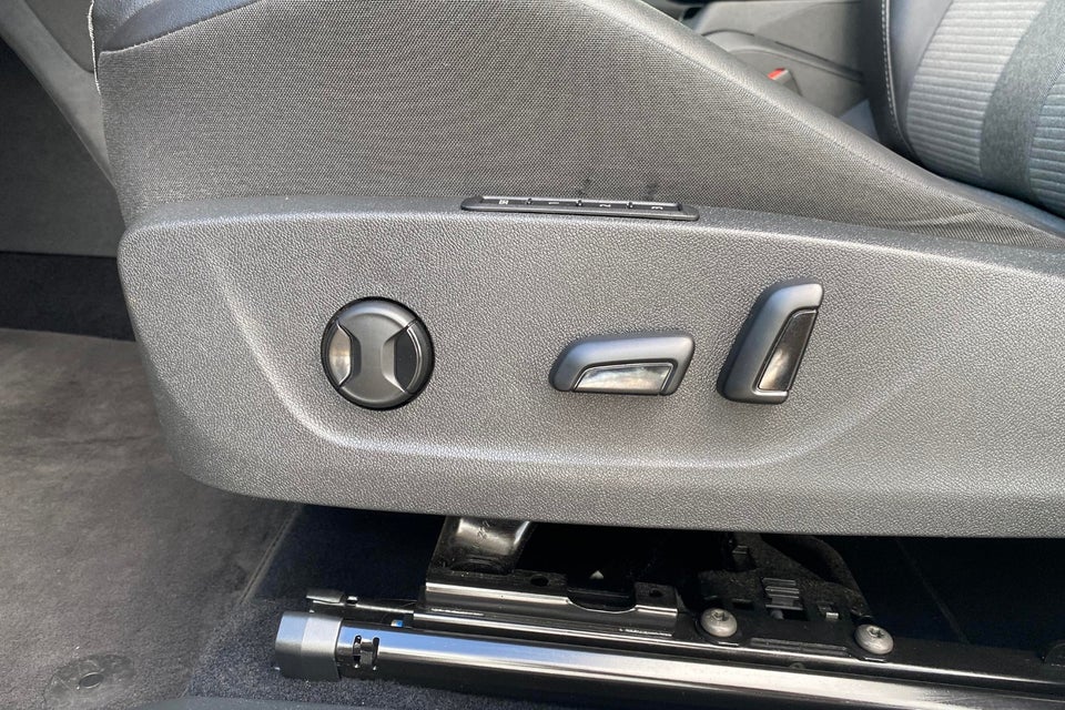 Skoda Enyaq 60 iV Loft 5d