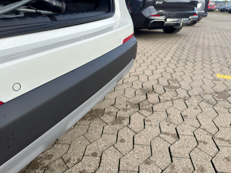 BMW iX1 eDrive20 X-Line 5d