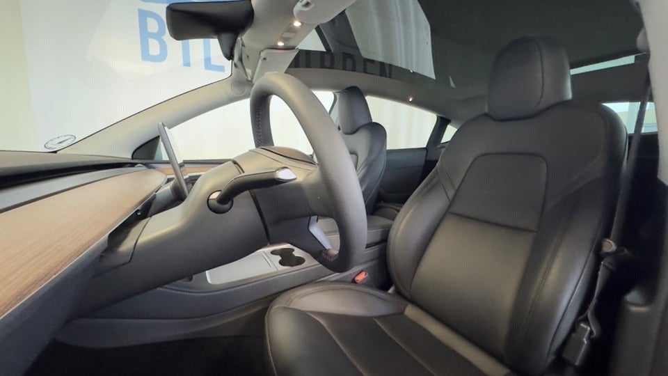 Tesla Model Y RWD 5d