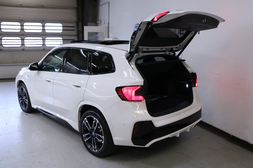 BMW iX1 eDrive20 M-Sport Pro 5d