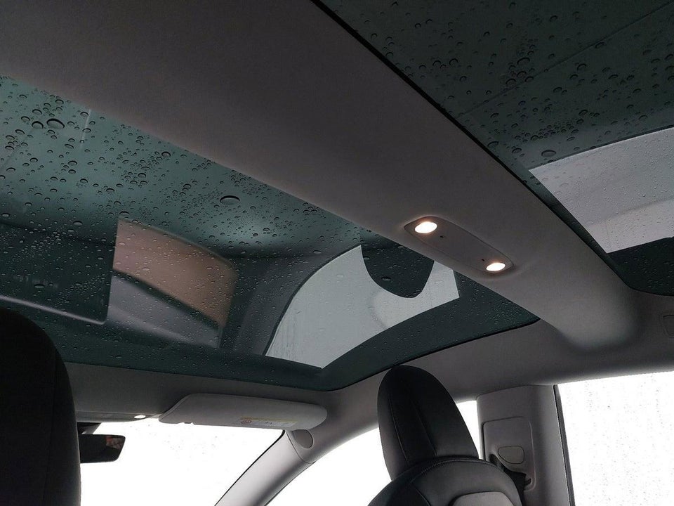 Tesla Model 3 Standard Range+ RWD 4d