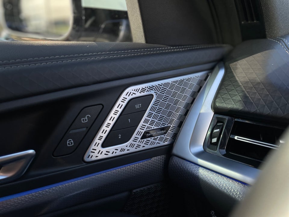 BMW iX2 xDrive30 M-Sport 5d