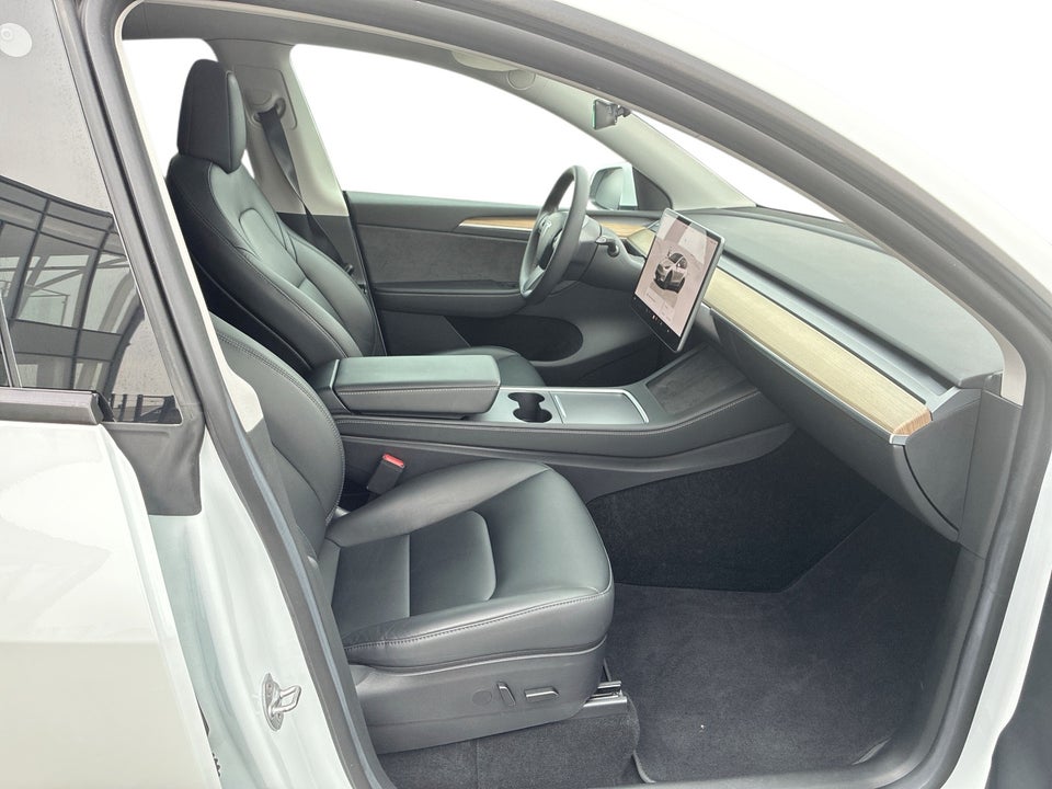 Tesla Model Y RWD 5d