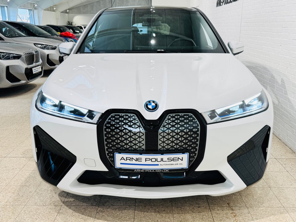 BMW iX xDrive40 Supercharged 5d