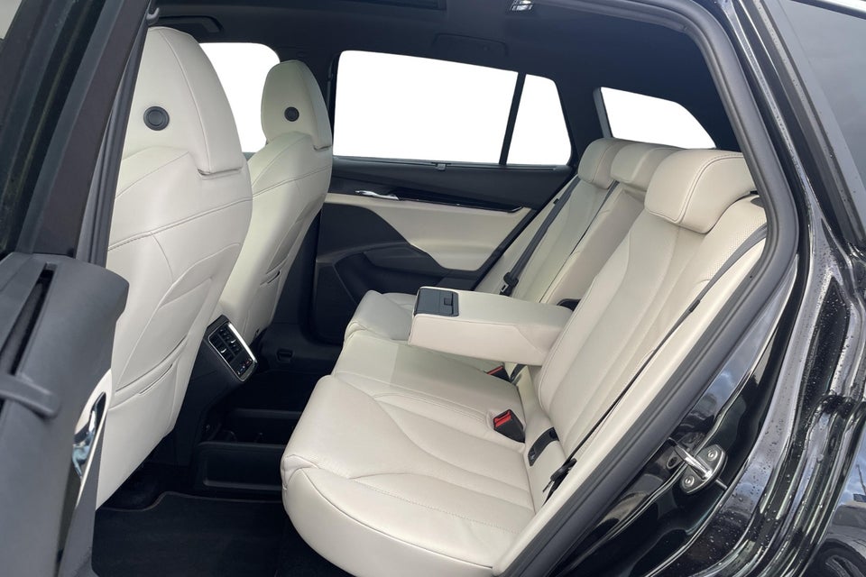 Skoda Enyaq 85x iV Laurin & Klement 5d