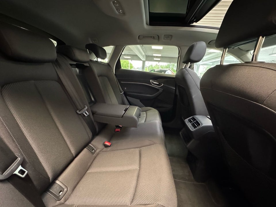 Audi e-tron 50 quattro 5d
