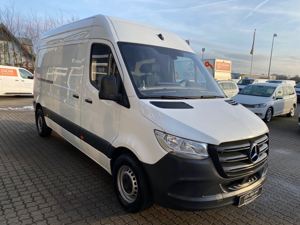 Mercedes Sprinter 211 2,2 CDi A2 Kassevogn aut. FWD