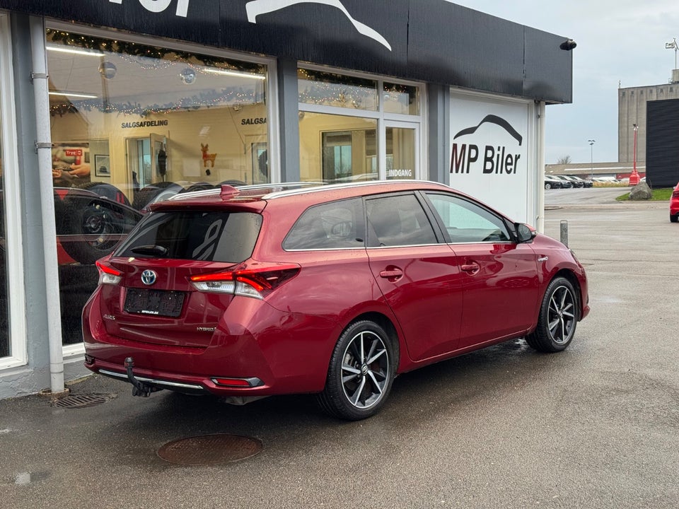 Toyota Auris 1,8 Hybrid Spirit Touring Sports CVT 5d