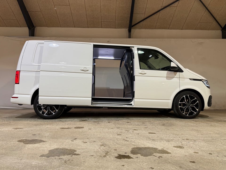 VW Transporter 2,0 TDi 150 Kassevogn DSG lang