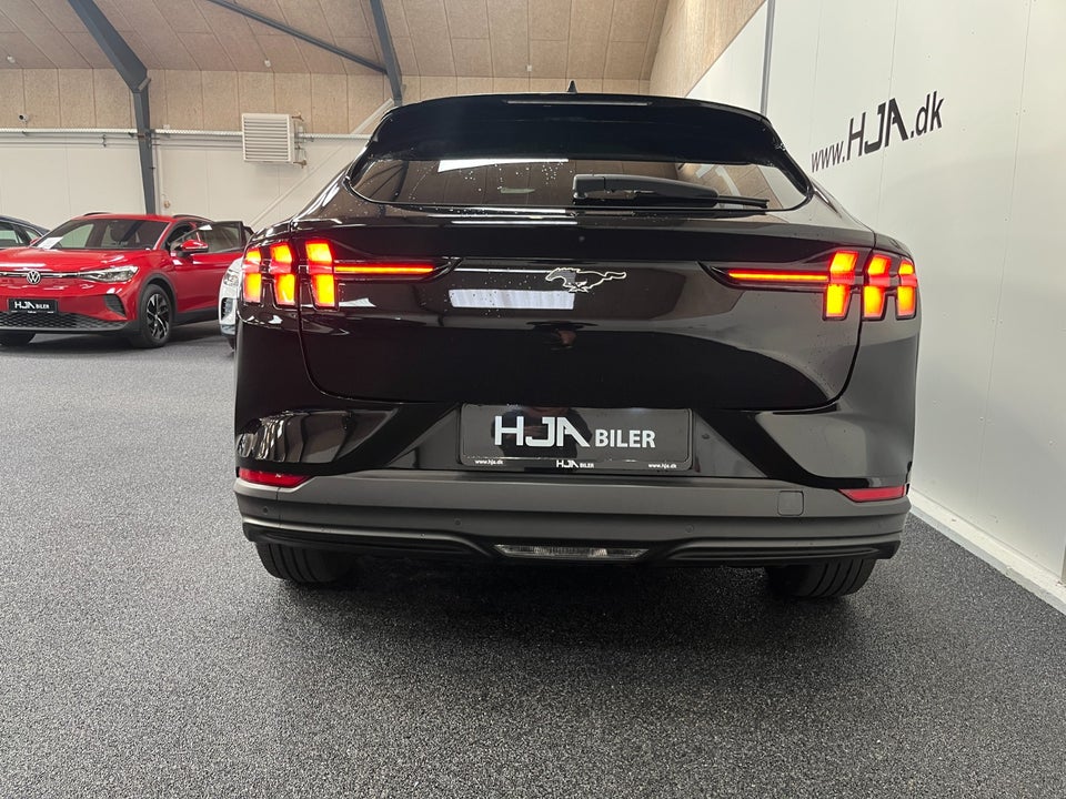 Ford Mustang Mach-E 70 Standard Range 5d