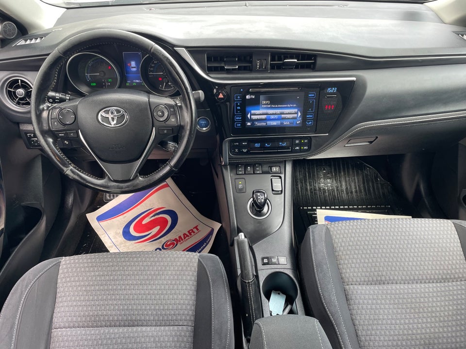 Toyota Auris 1,8 Hybrid H2 Style Touring Sports CVT 5d