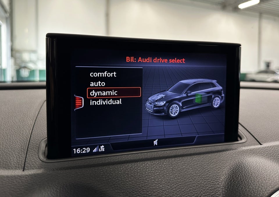 Audi A3 1,4 e-tron S-line Sportback S-tr. 5d