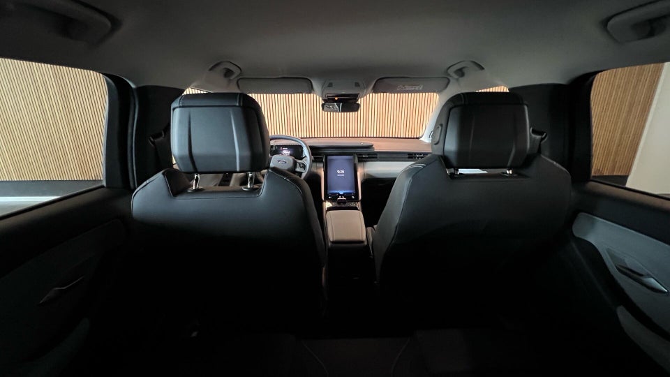 Ford Explorer 77 Premium Extended Range 5d