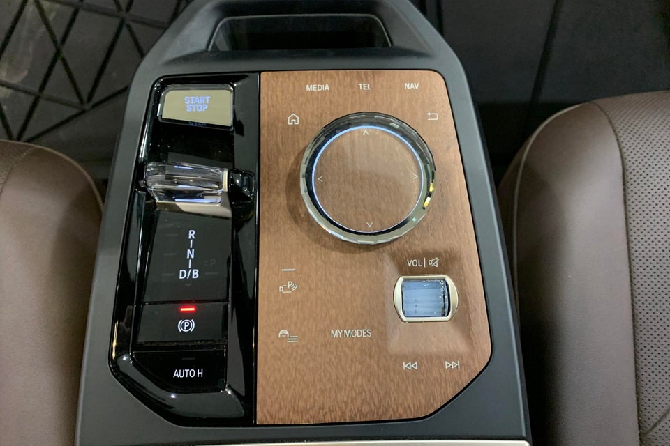 BMW iX xDrive40 Fully Charged 5d