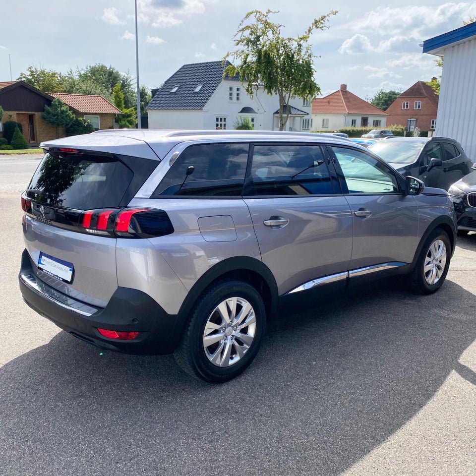 Peugeot 5008 1,6 BlueHDi 120 Allure 7prs 5d