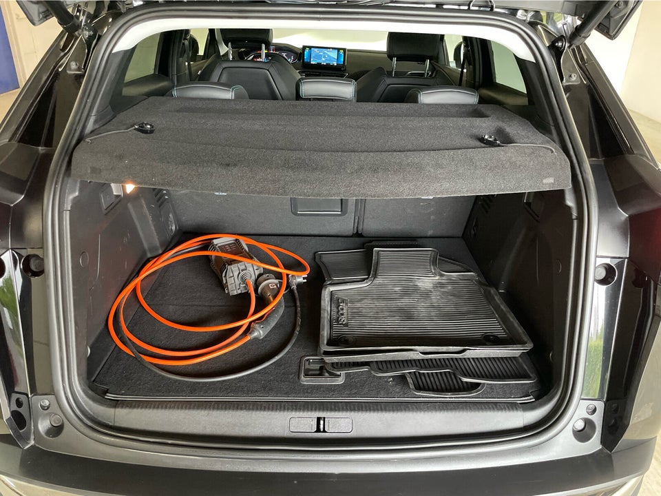 Peugeot 3008 1,6 Hybrid Selection Sport EAT8 5d