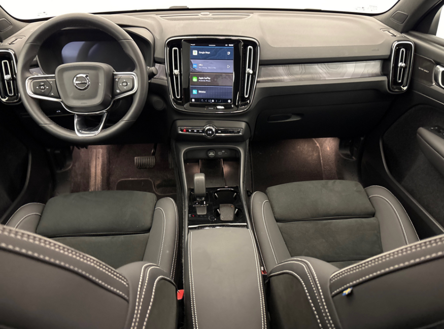 Volvo EC40 Extended Range Black Edition 5d