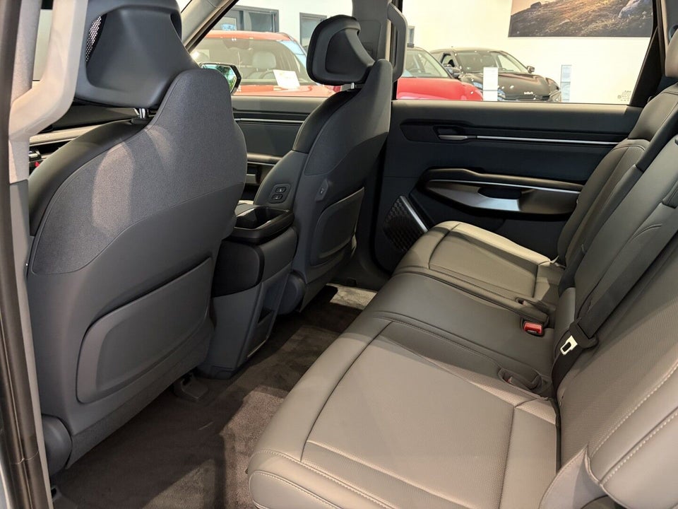 Kia EV9 76 Standard Range Upgrade RWD 7prs 5d